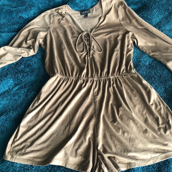 😊Plus Faux Suede Romper! Boho Vibe! - Picture 4 of 5